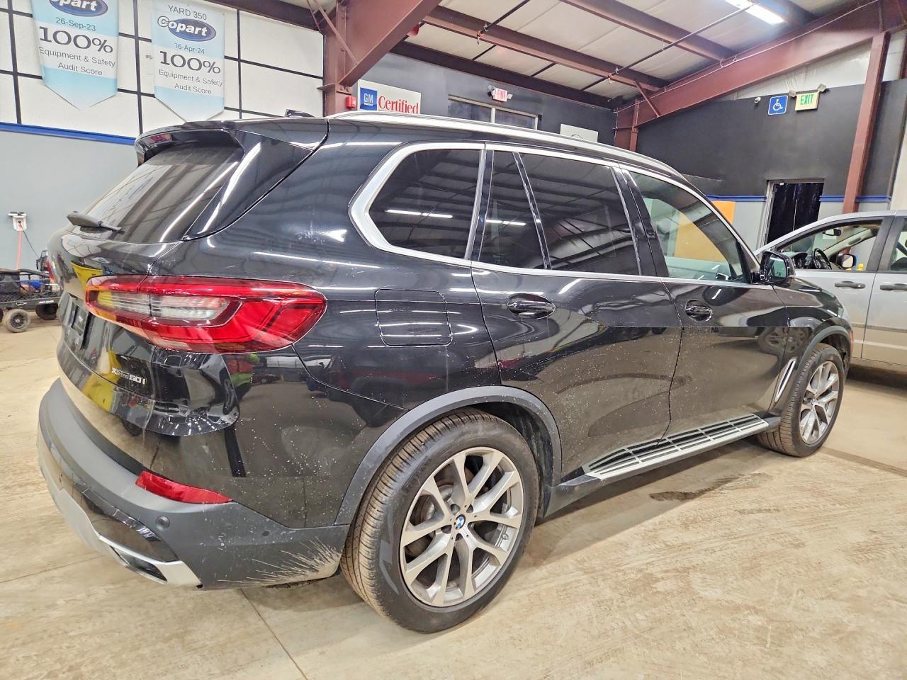 2019 BMW X5 xDrive50I - Image 3