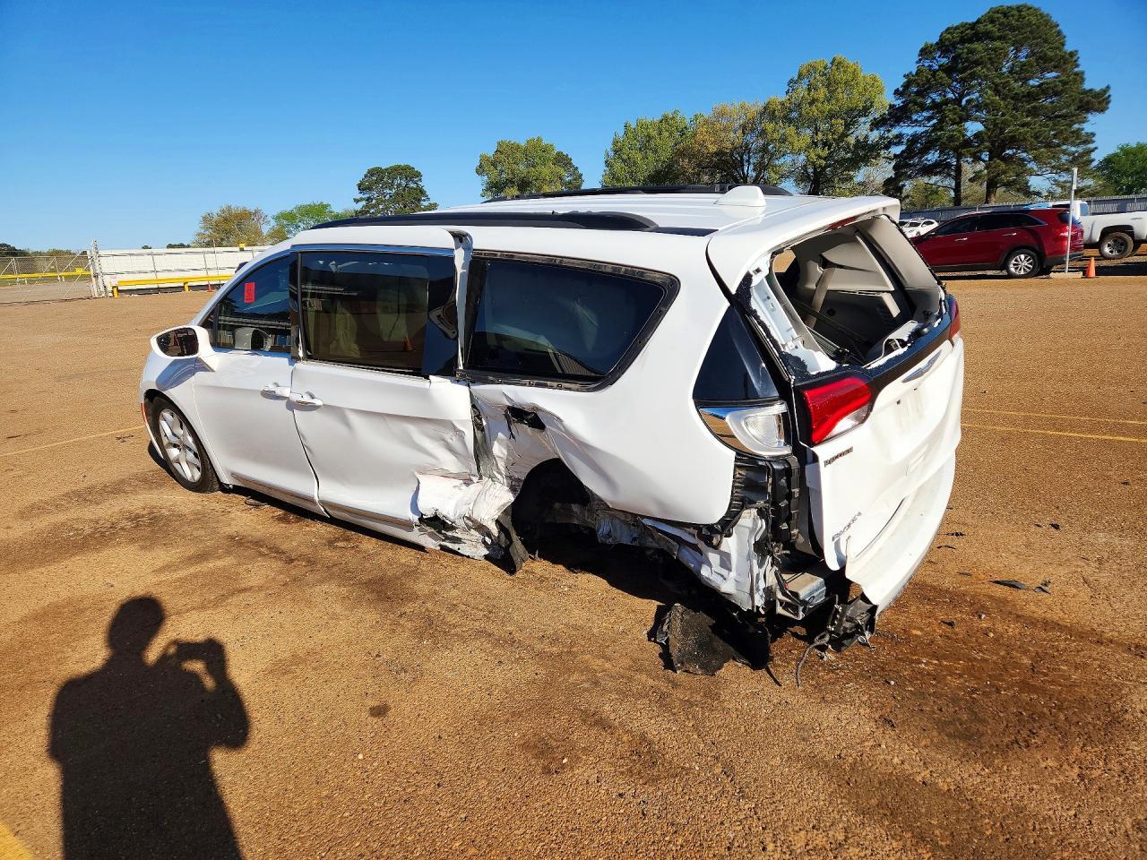 2017 Chrysler Pacifica Touring L - Фото 2