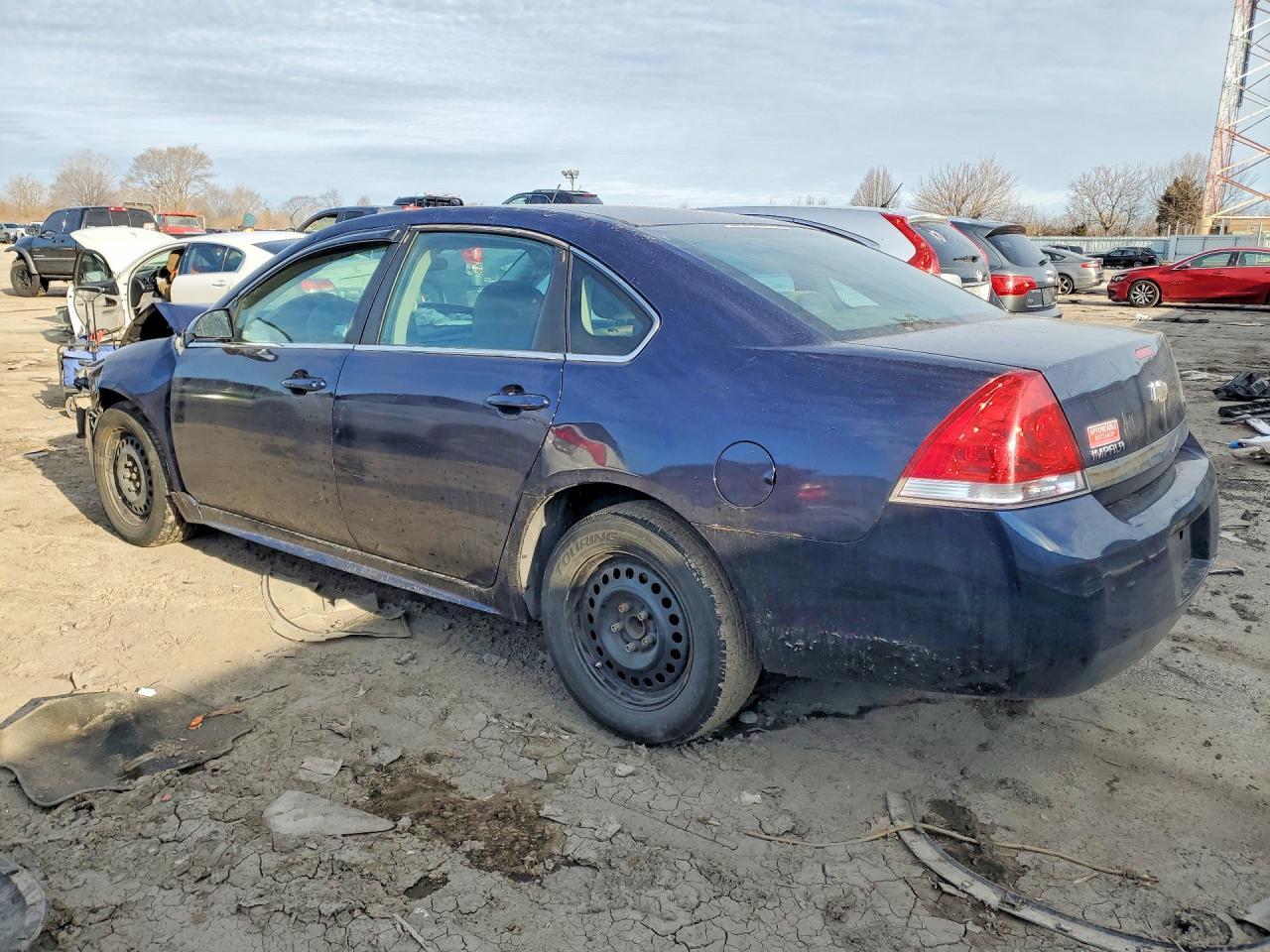 2010 Chevrolet Impala Ls - Фото 2