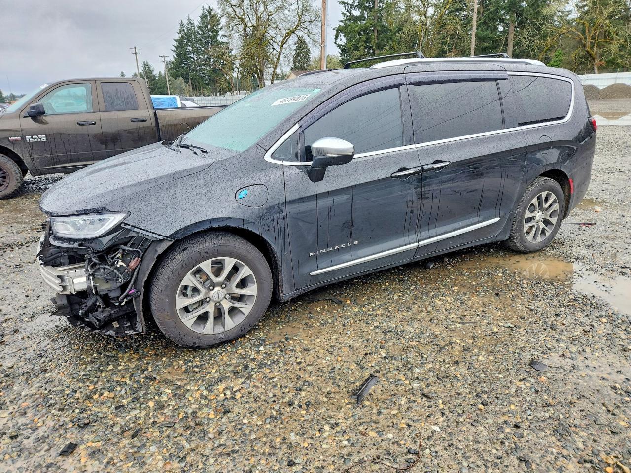 2022 Chrysler Pacifica Hybrid Pinnacle - Image 2