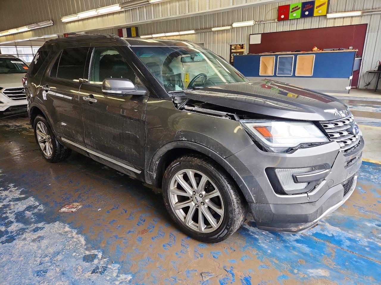 2017 Ford Explorer Limited - Image 4