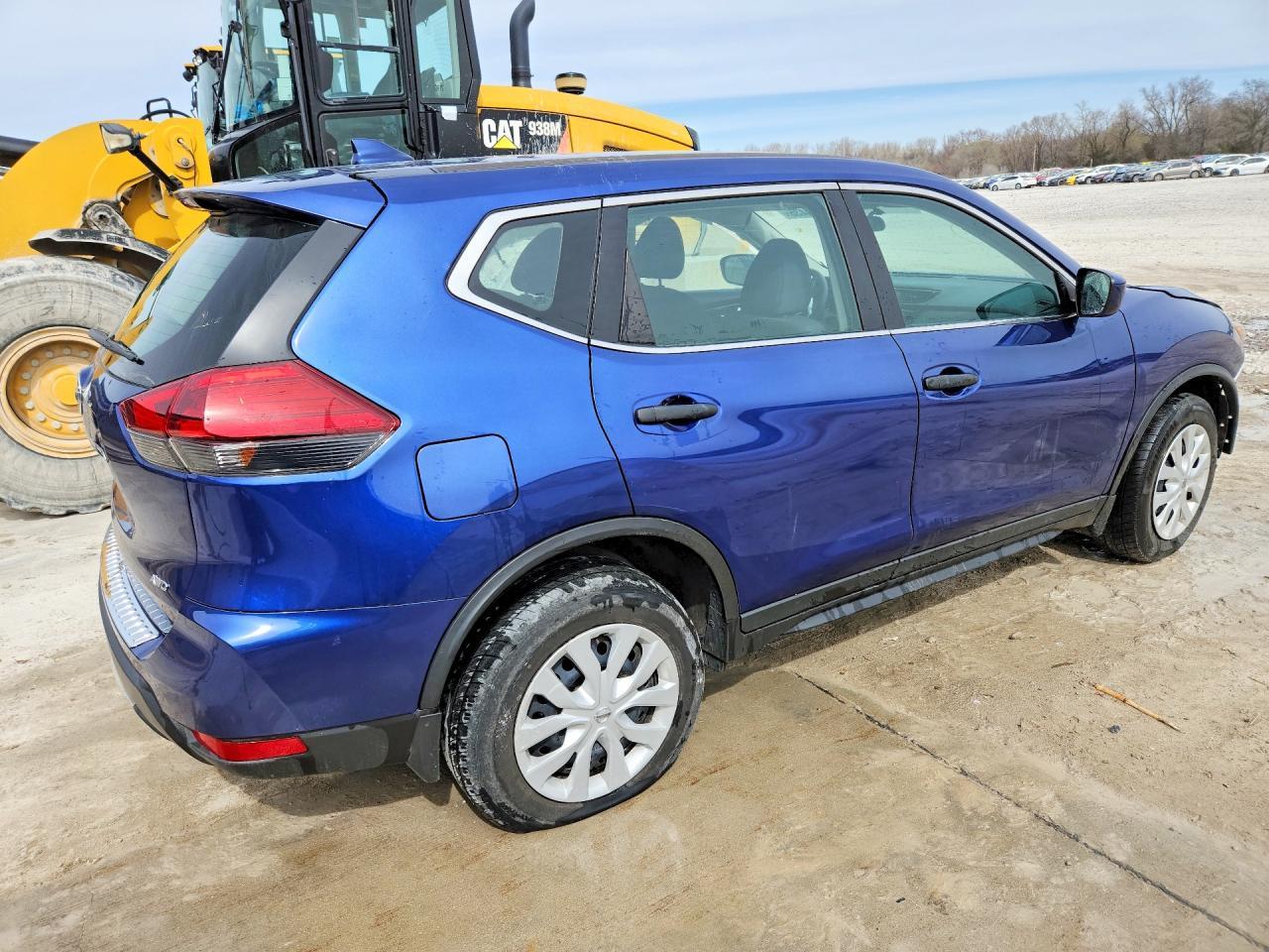 2017 Nissan Rogue S - Фото 3