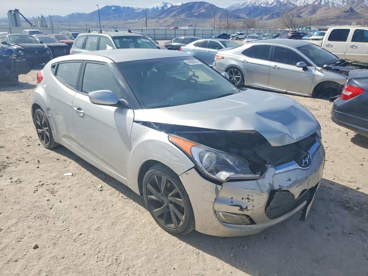 2017 Hyundai Veloster Base - Фото 4