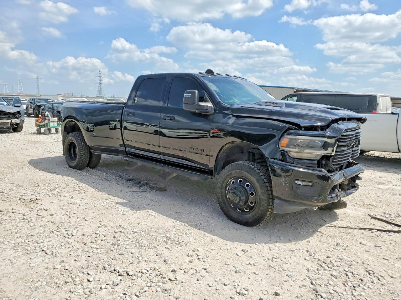 2024 Ram 3500 Laramie - Фото 4