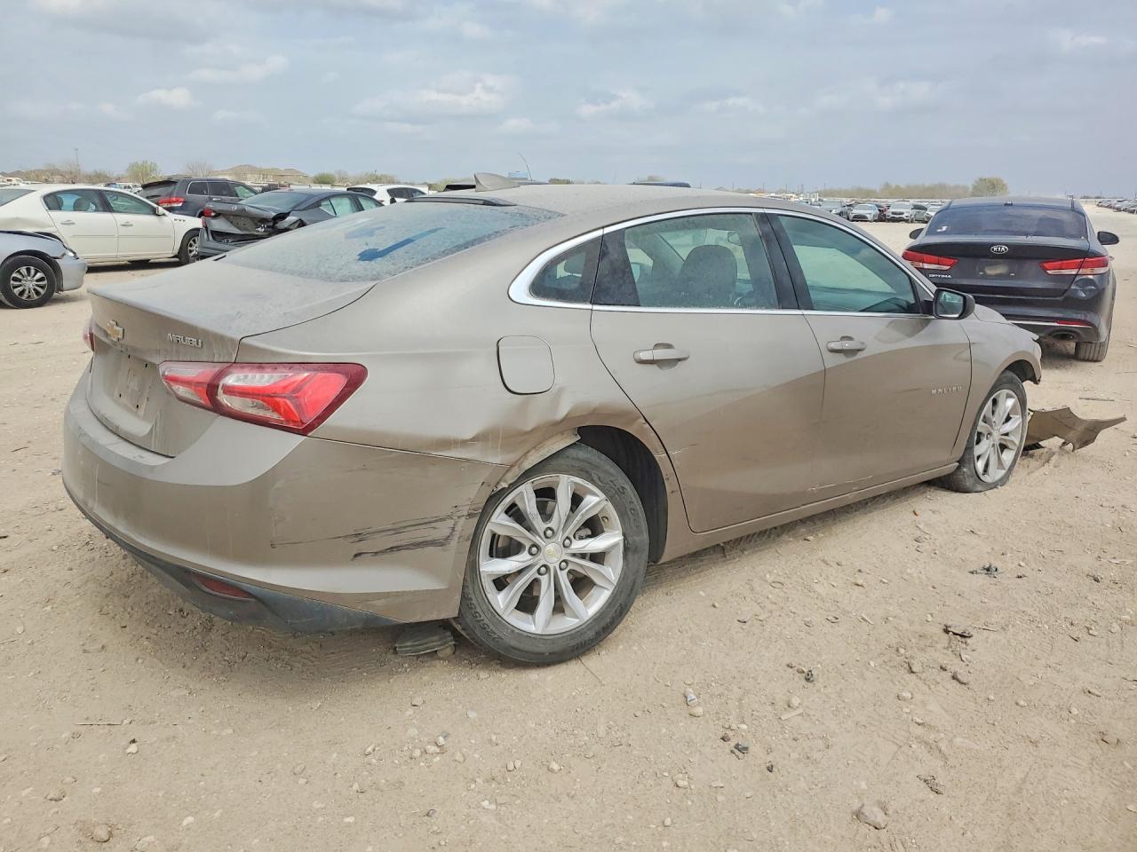 2022 Chevrolet Malibu Lt - Фото 3