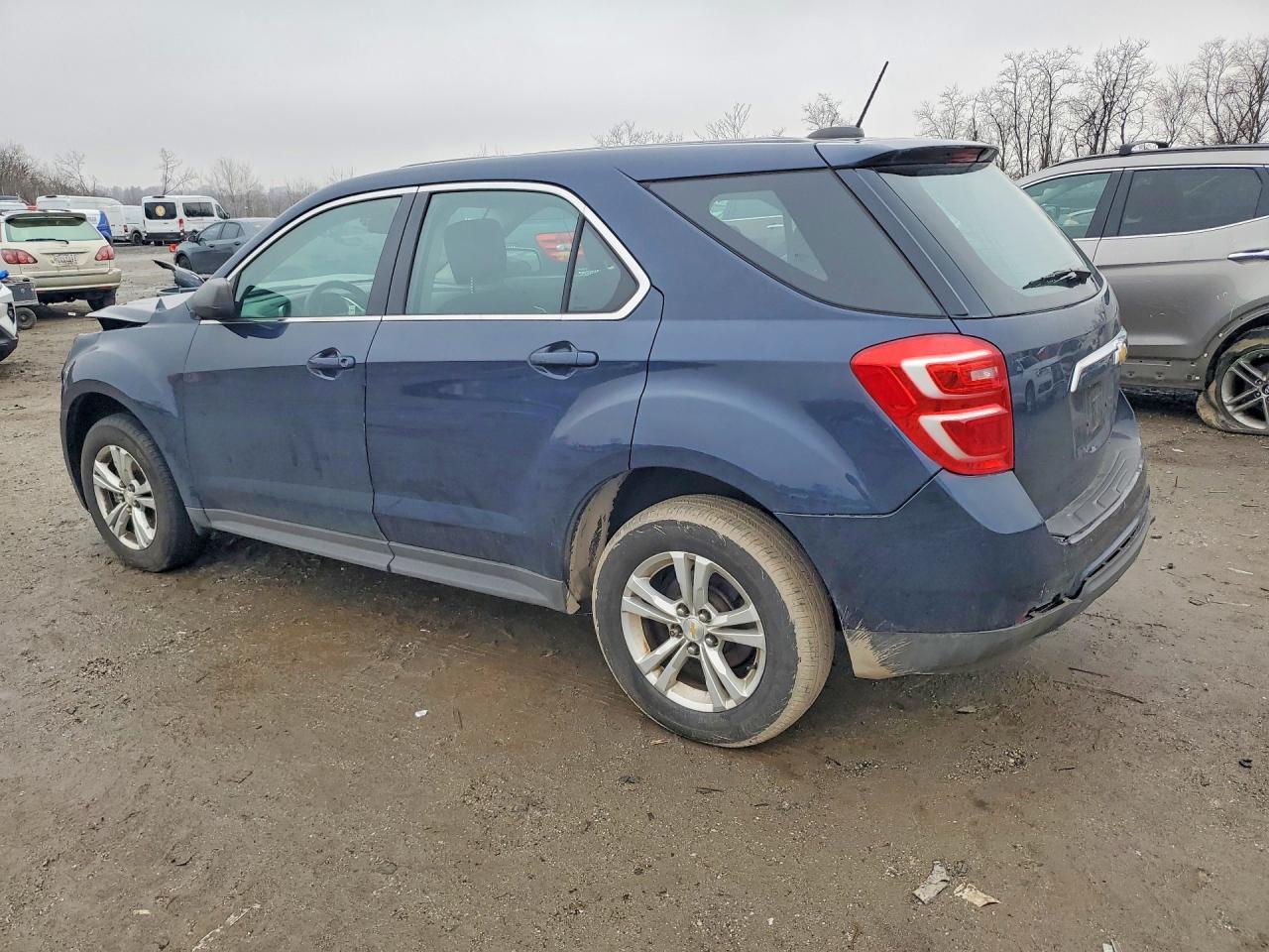 2016 Chevrolet Equinox Ls - Фото 2