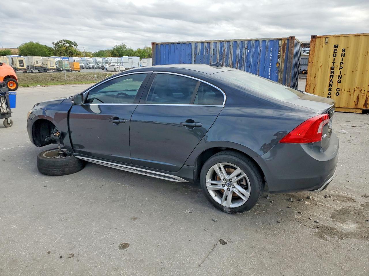 2015 Volvo S60 Premier+ - Image 2