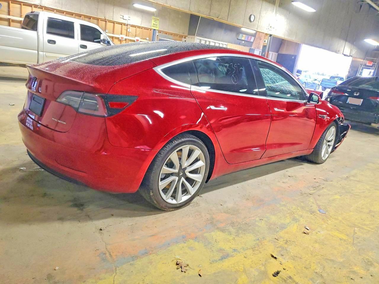 2019 Tesla Model 3 - Фото 3