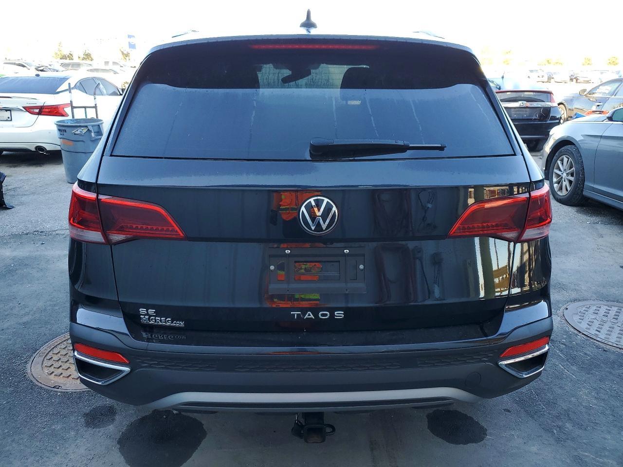 2024 Volkswagen Taos Se - Image 6