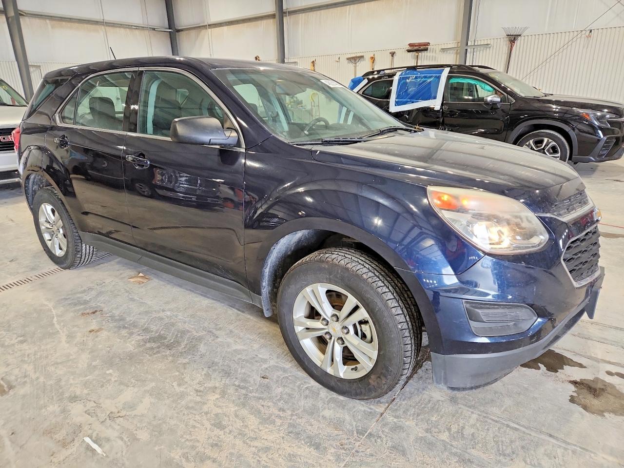 2017 Chevrolet Equinox Ls - Image 4