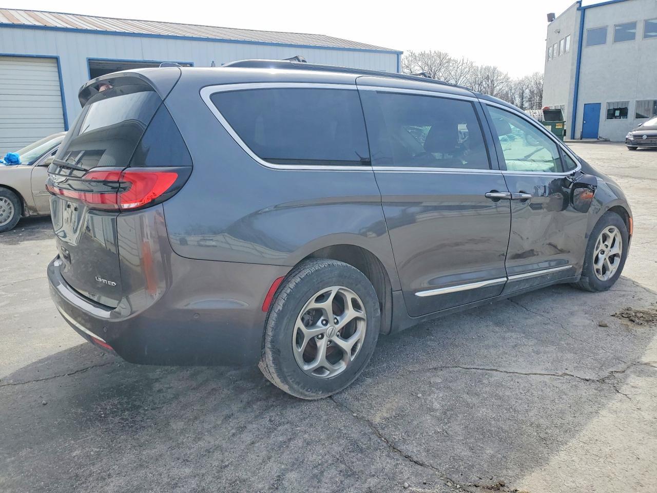 2022 Chrysler Pacifica Limited - Фото 3