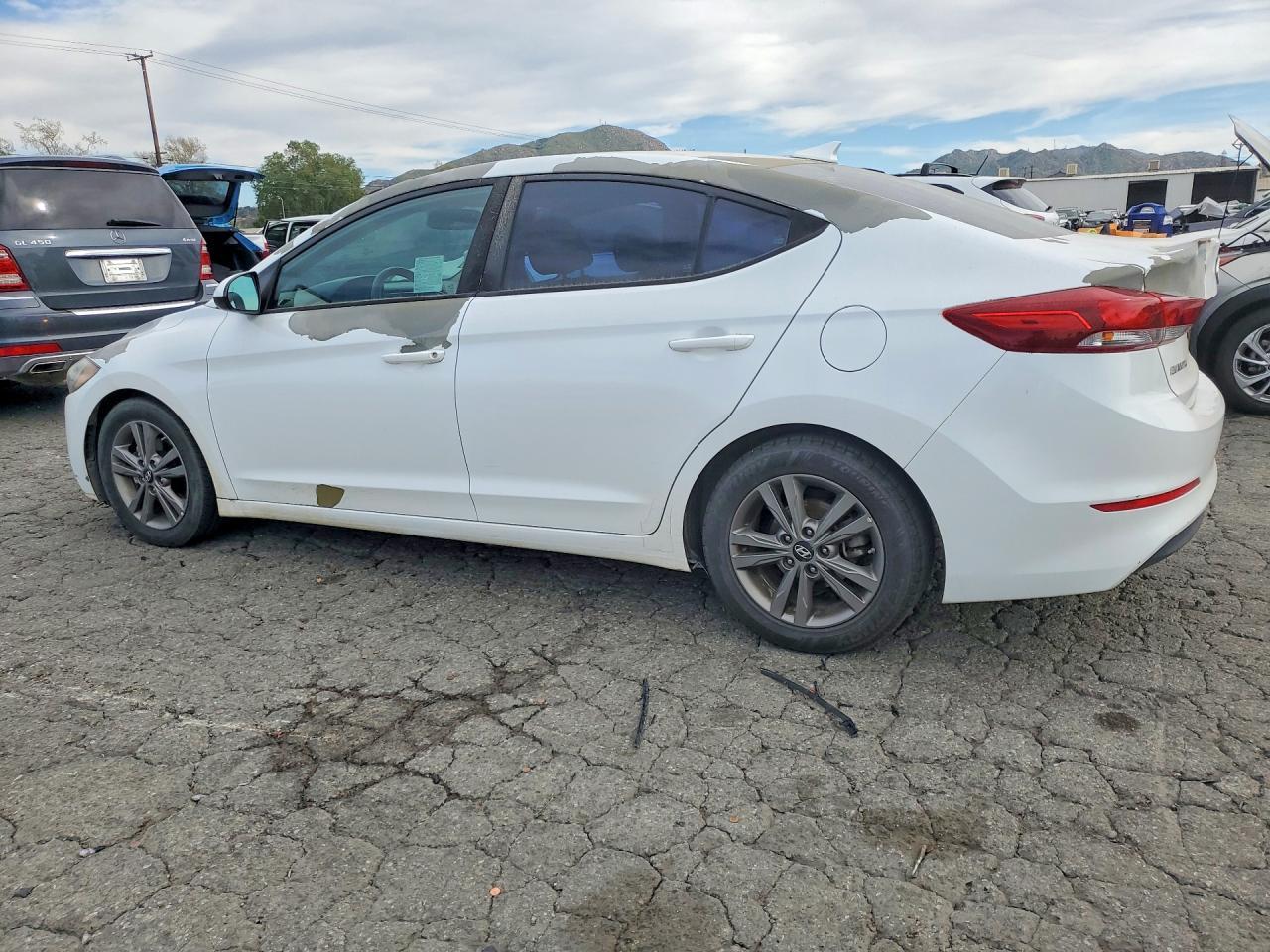 2018 Hyundai Elantra Sel - Image 2