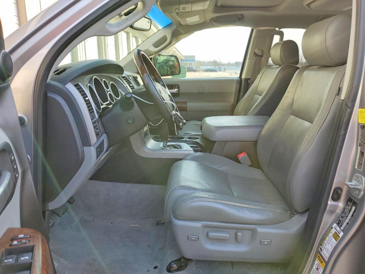 2010 Toyota Sequoia Platinum - Фото 7