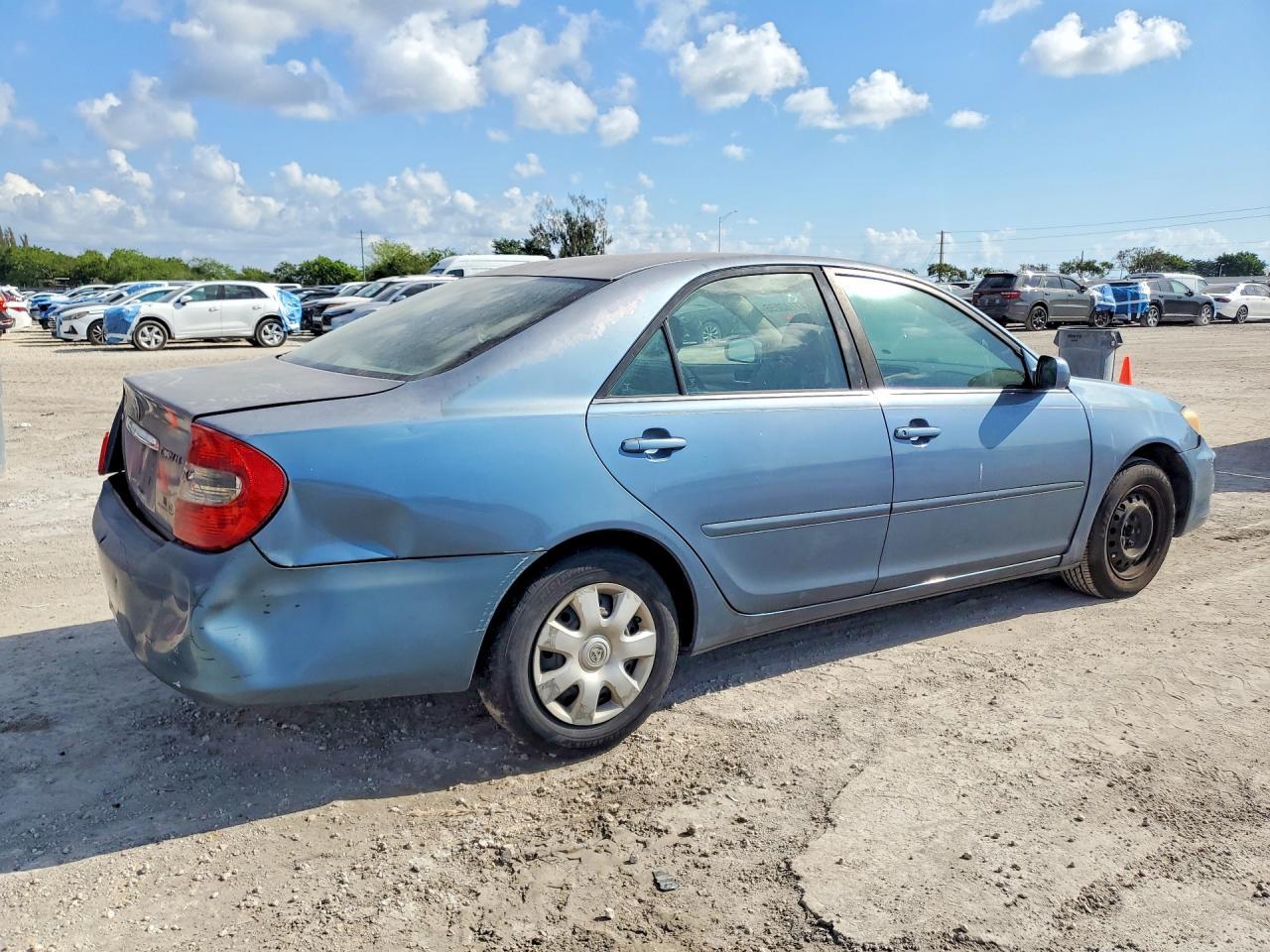 2004 Toyota Camry Le - Фото 3