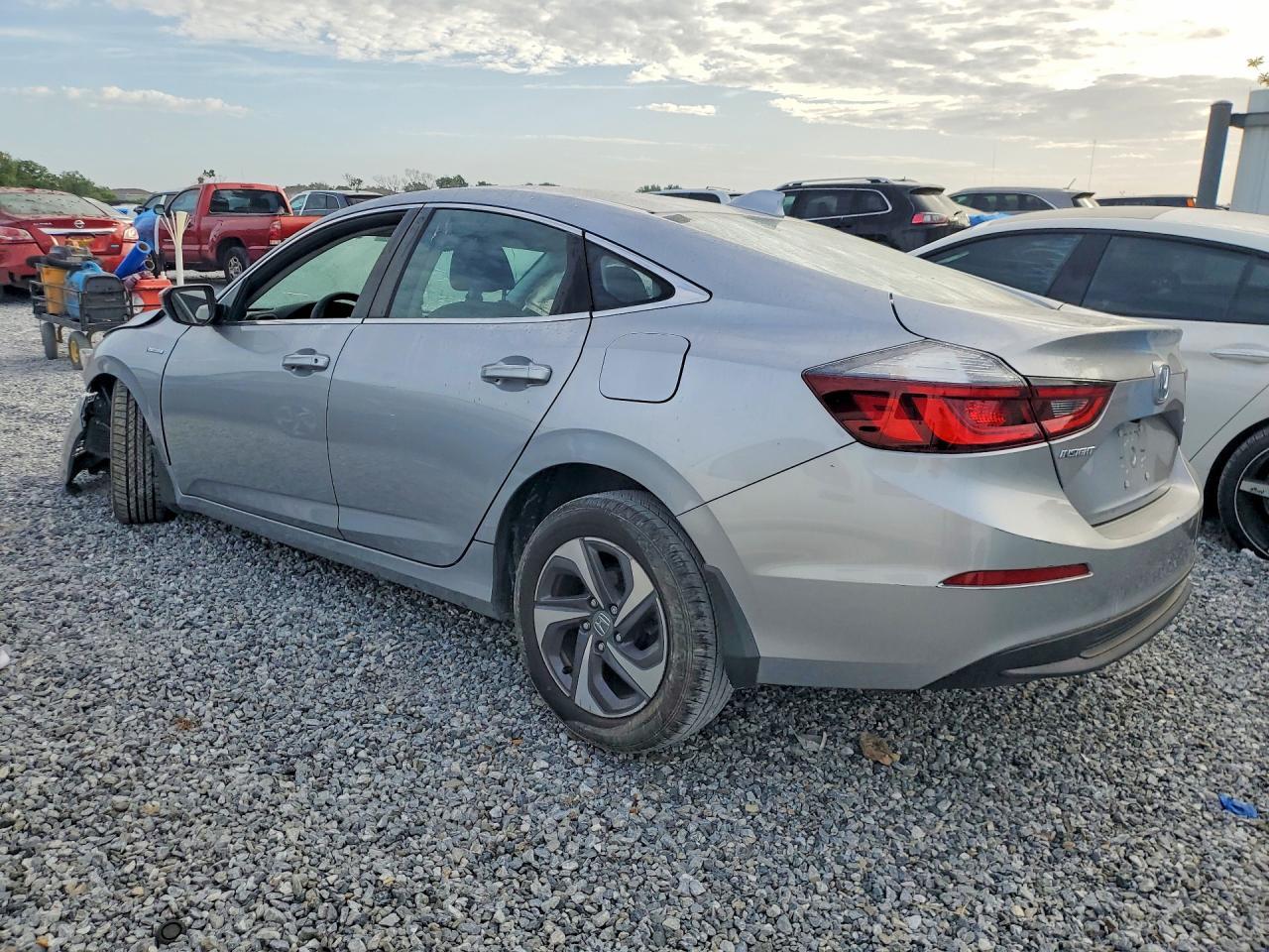 2019 Honda Insight Ex - Фото 2