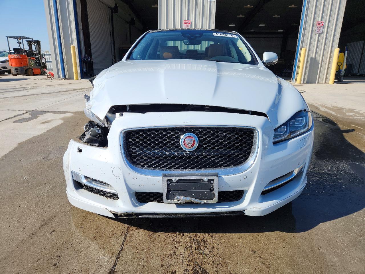 2019 Jaguar Xj R - Sport - Фото 5