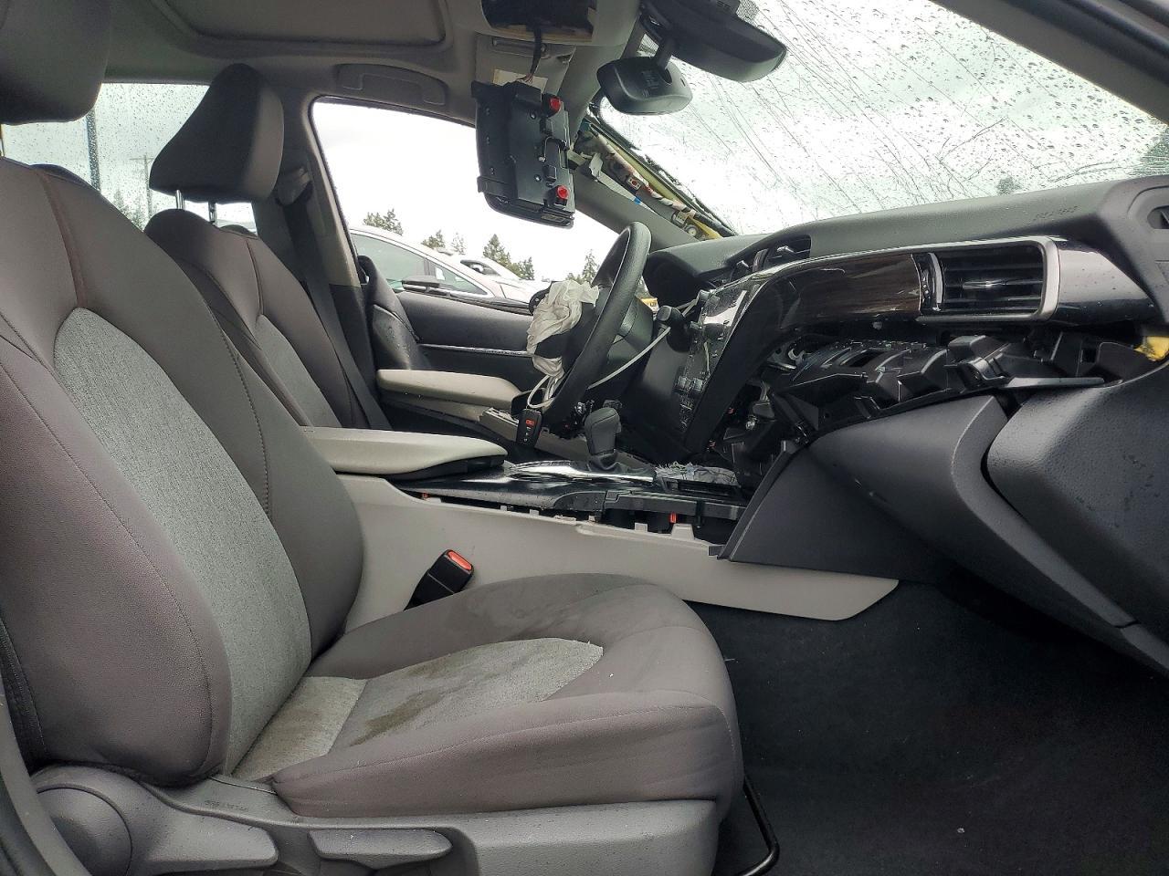 2020 Toyota Camry Hybrid Le - Фото 7