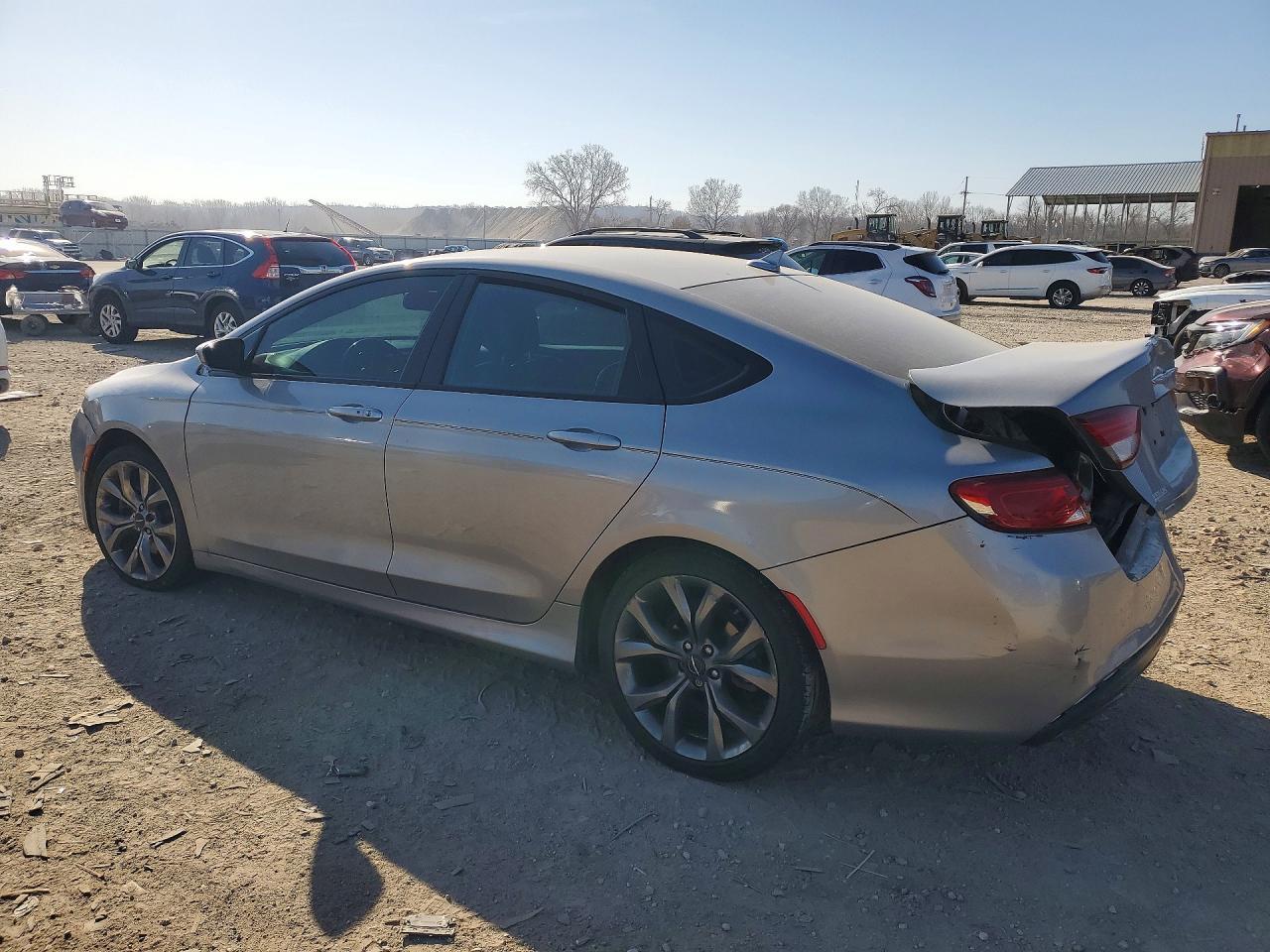 2015 Chrysler 200 S - Image 2