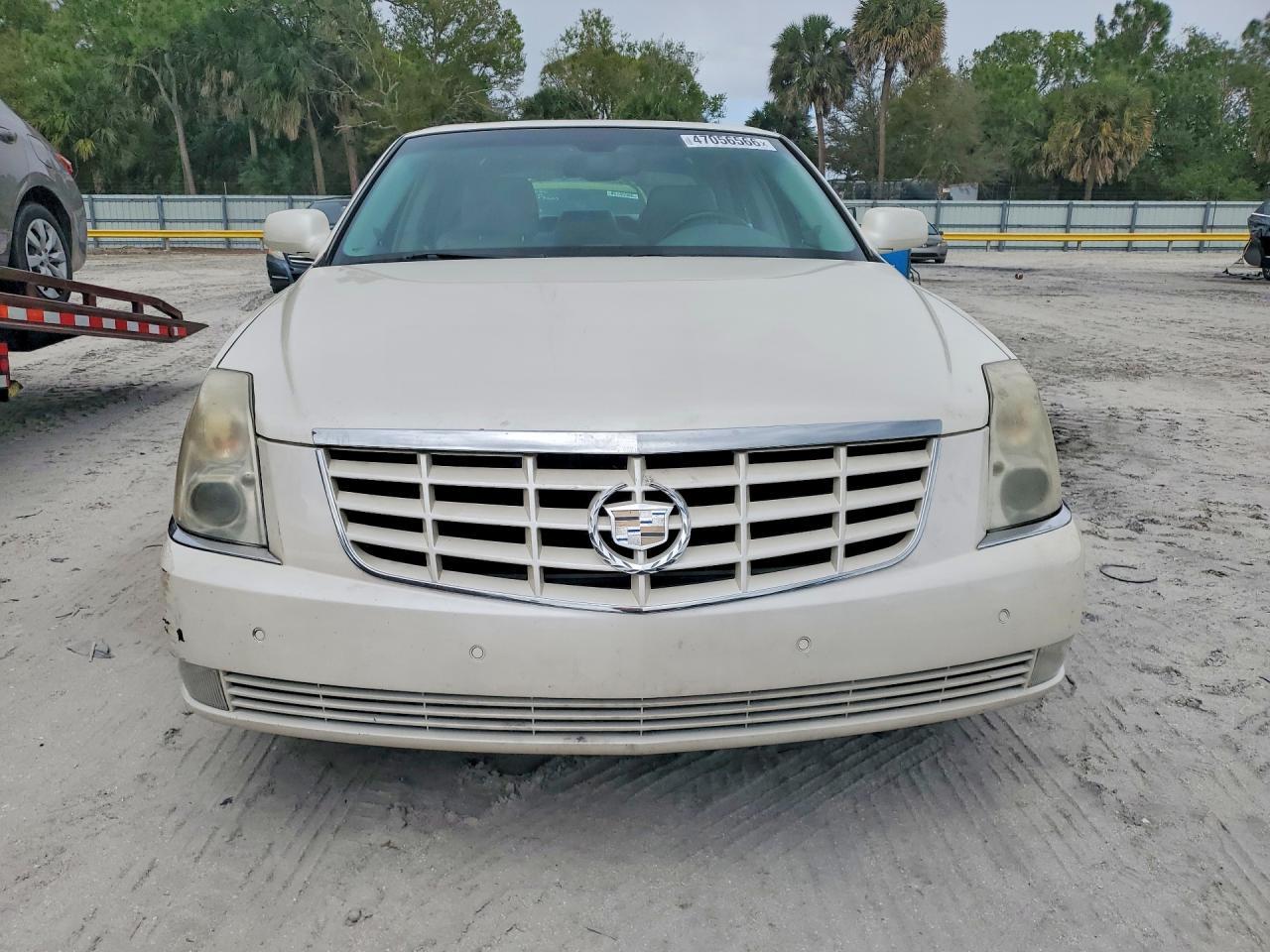 2011 Cadillac Dts Premium Collection - Image 5