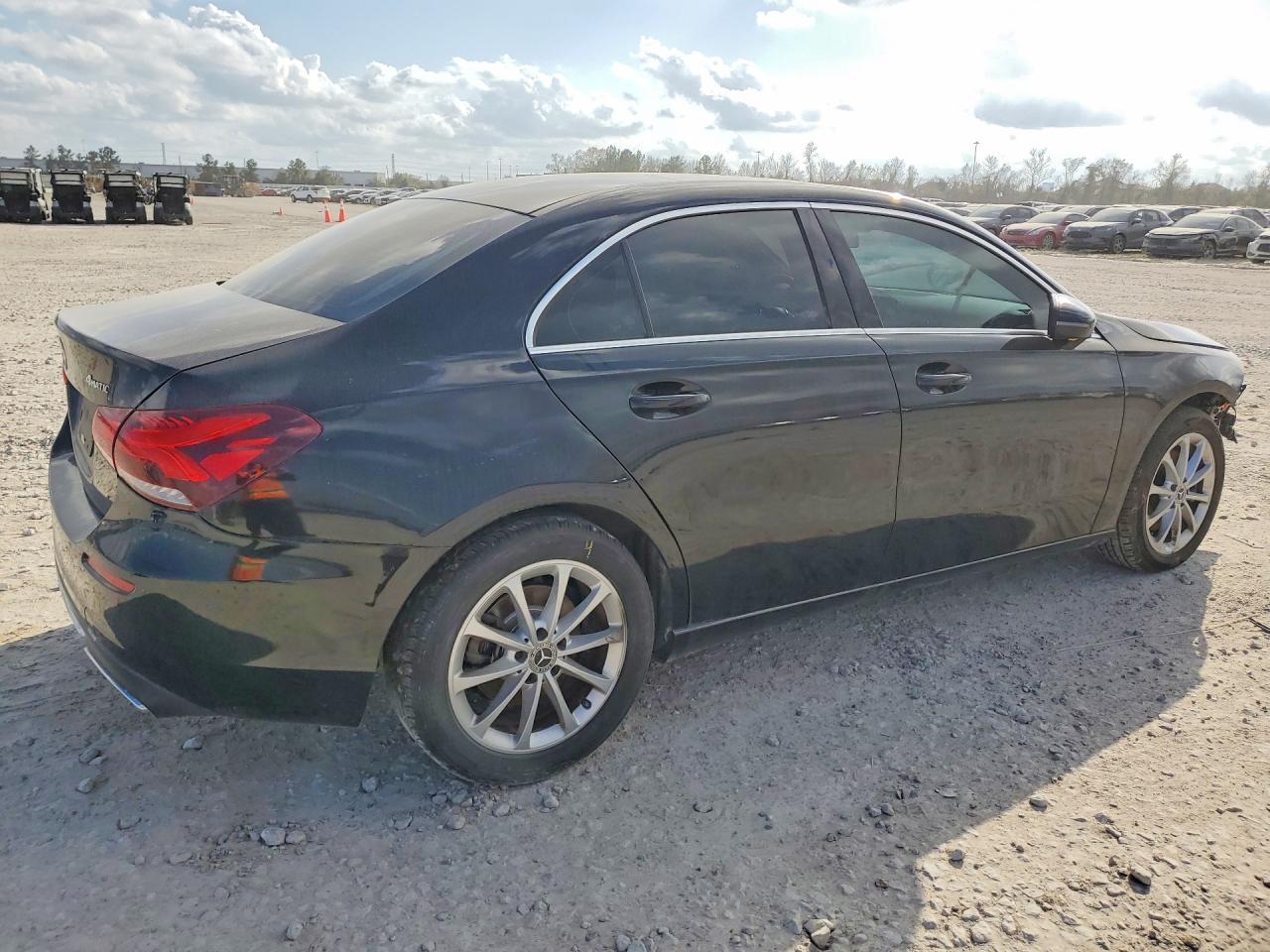 2019 Mercedes-Benz A 220 4Matic - Фото 3