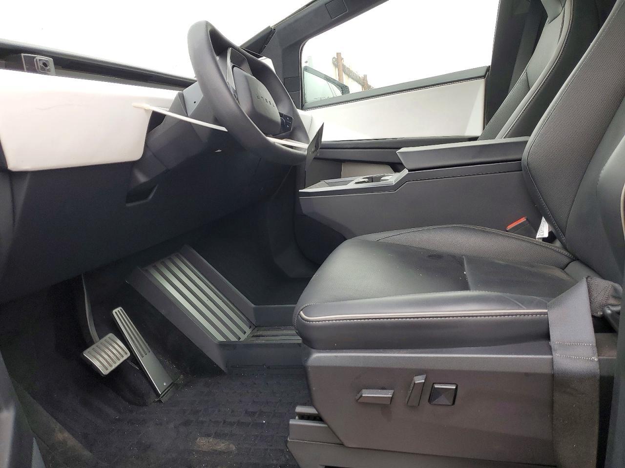 2024 Tesla Cybertruck - Фото 7