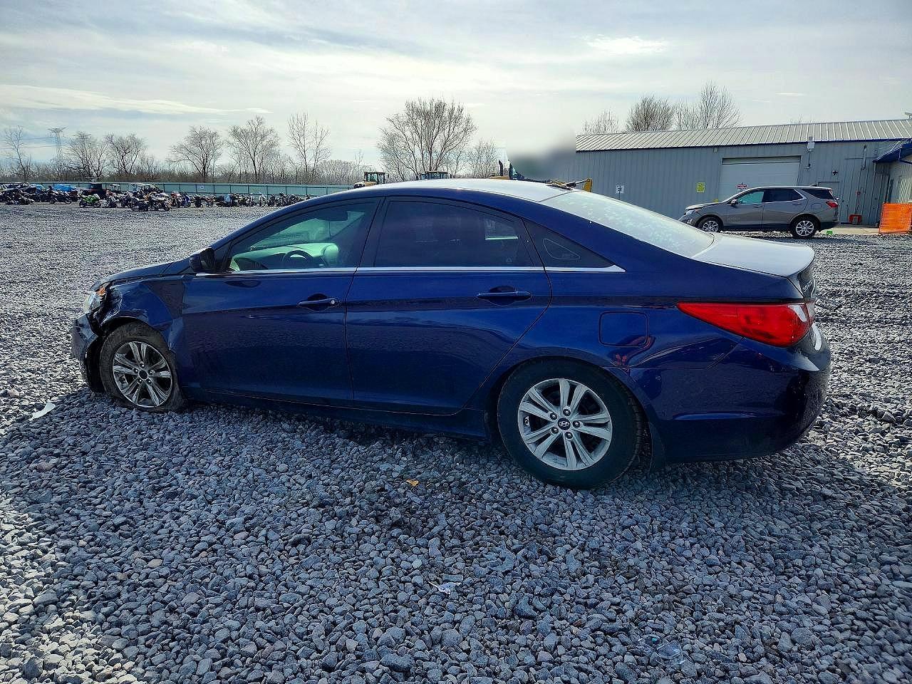2012 Hyundai Sonata Gls - Image 2
