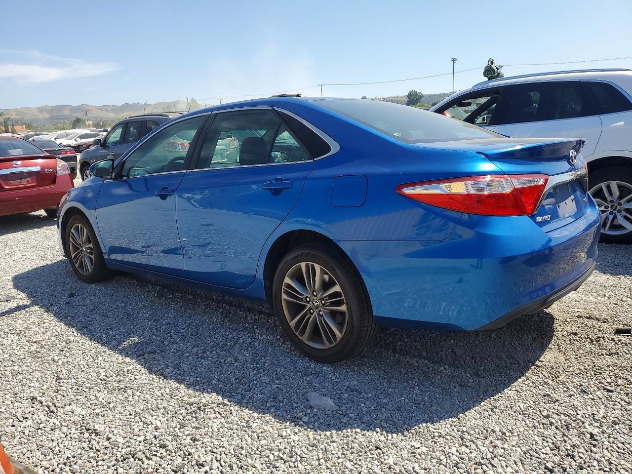 2017 Toyota Camry Se - Фото 2
