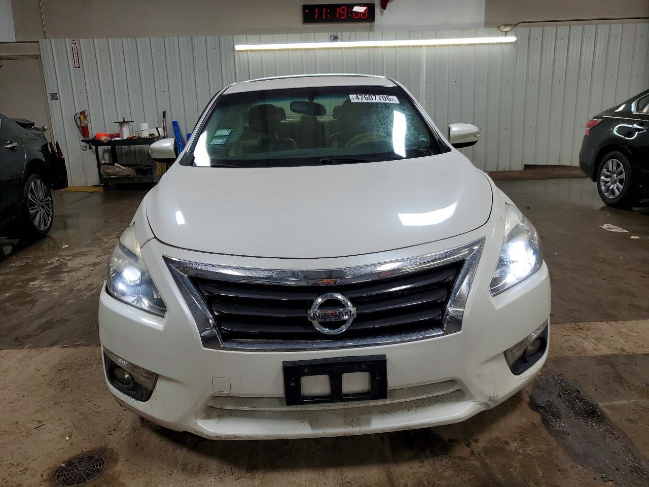 2013 Nissan Altima 3.5 S - Image 5