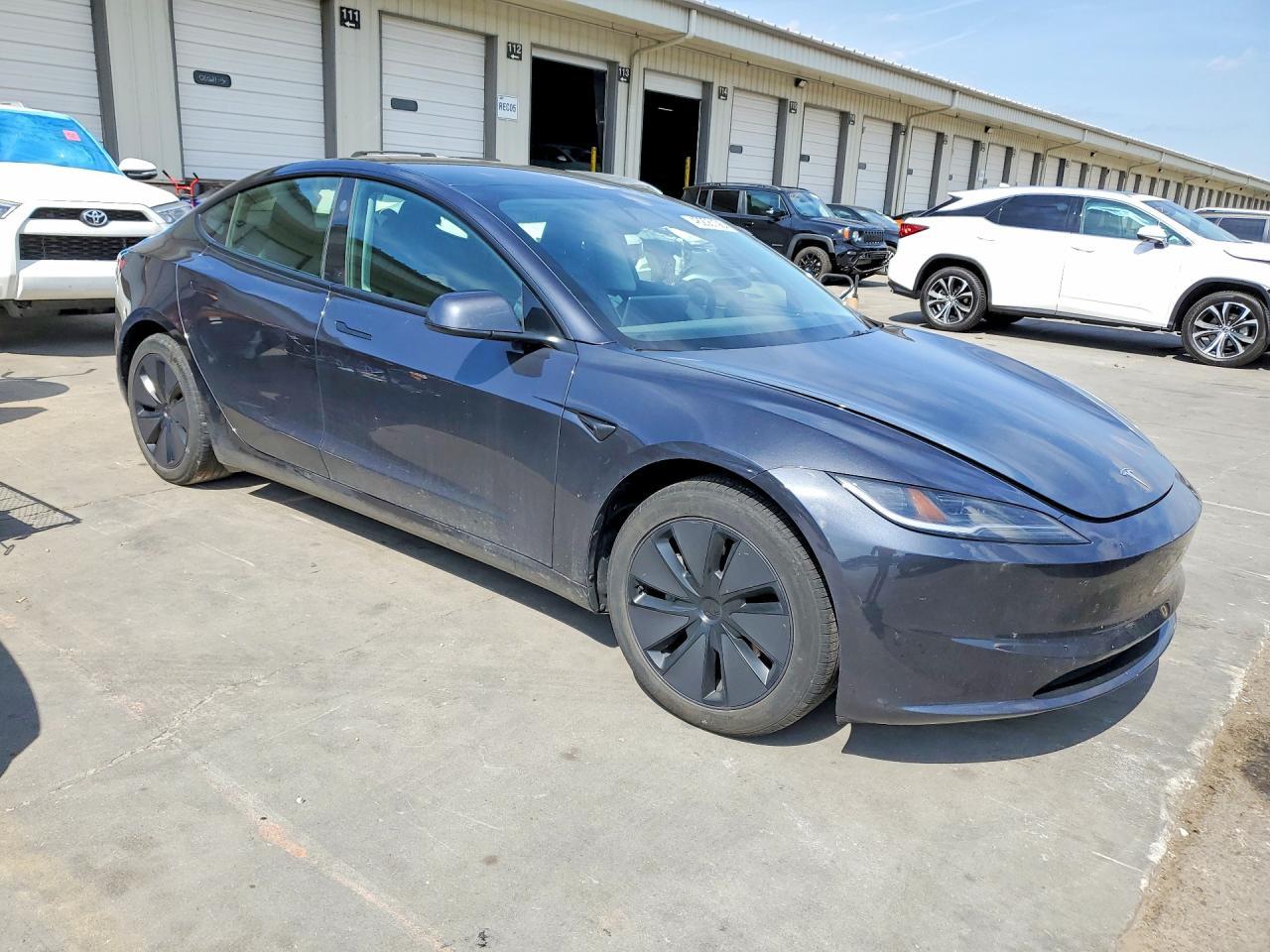 2024 Tesla Model 3 - Фото 4