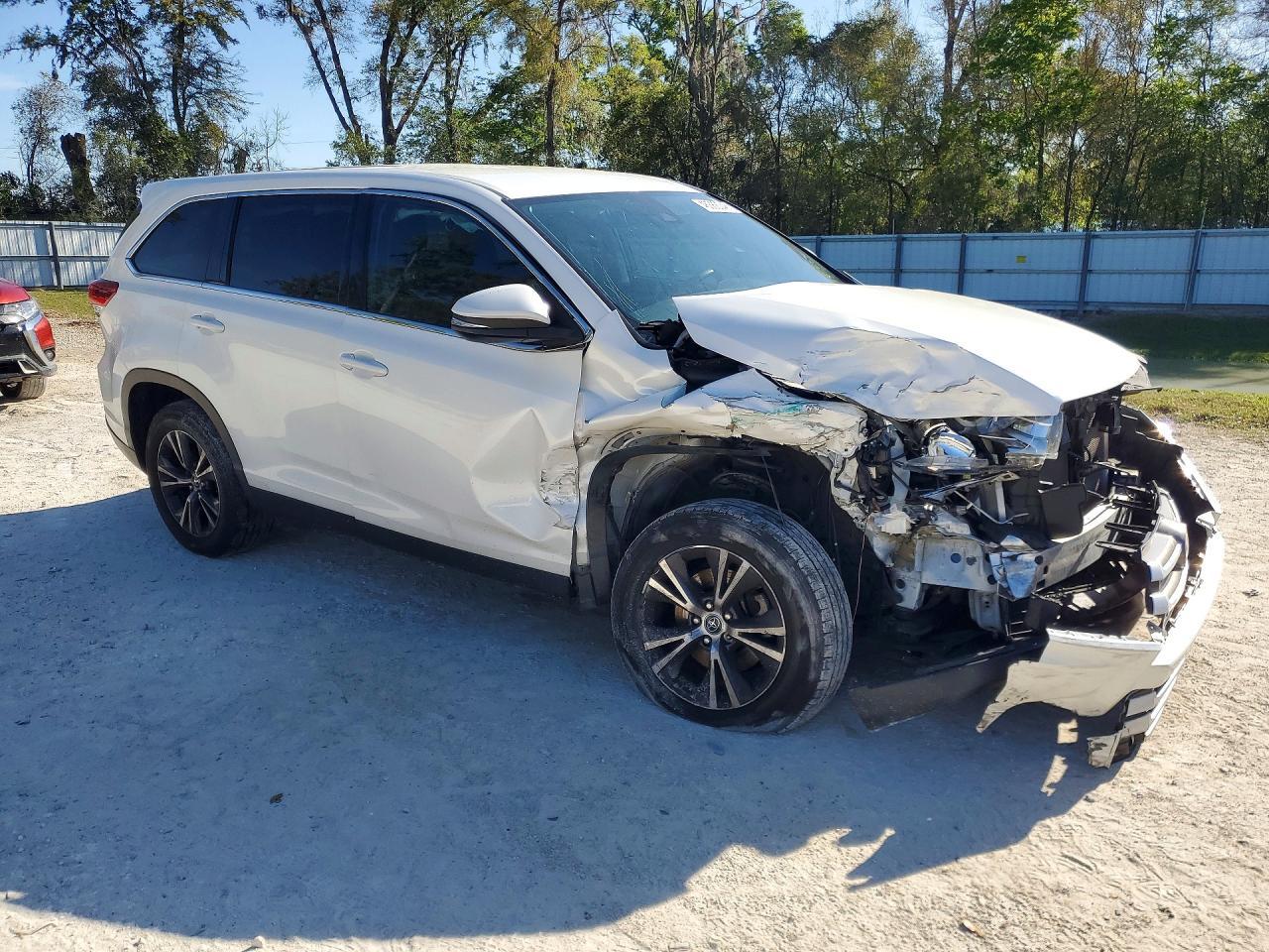 2019 Toyota Highlander Le - Фото 4