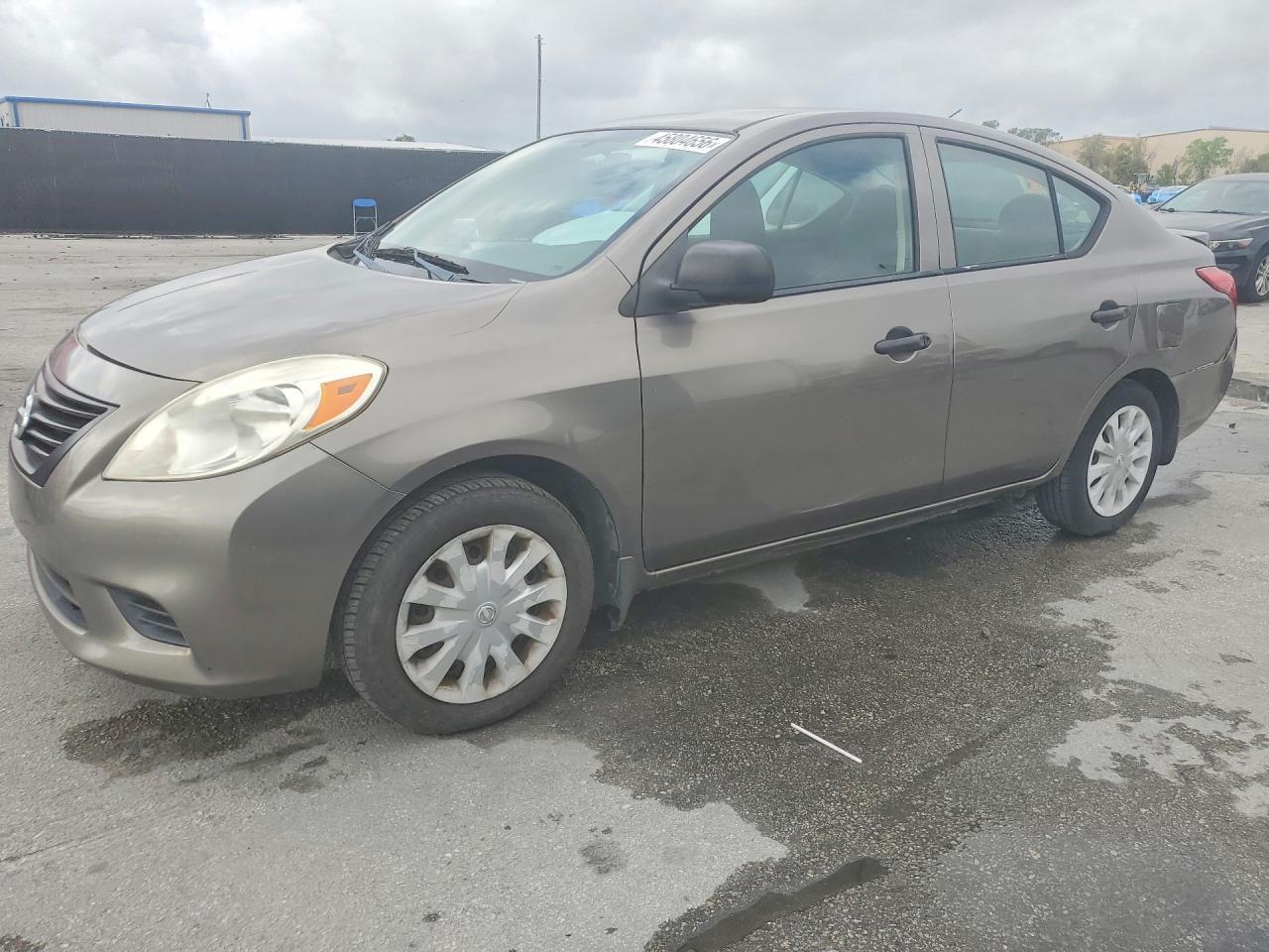2014 Nissan Versa 1.6 S Plus