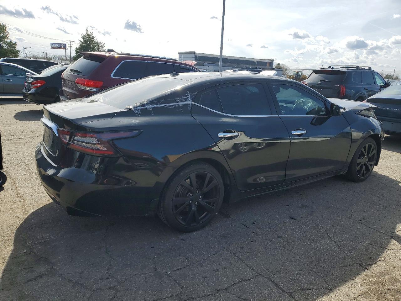 2017 Nissan Maxima Platinum - Image 3