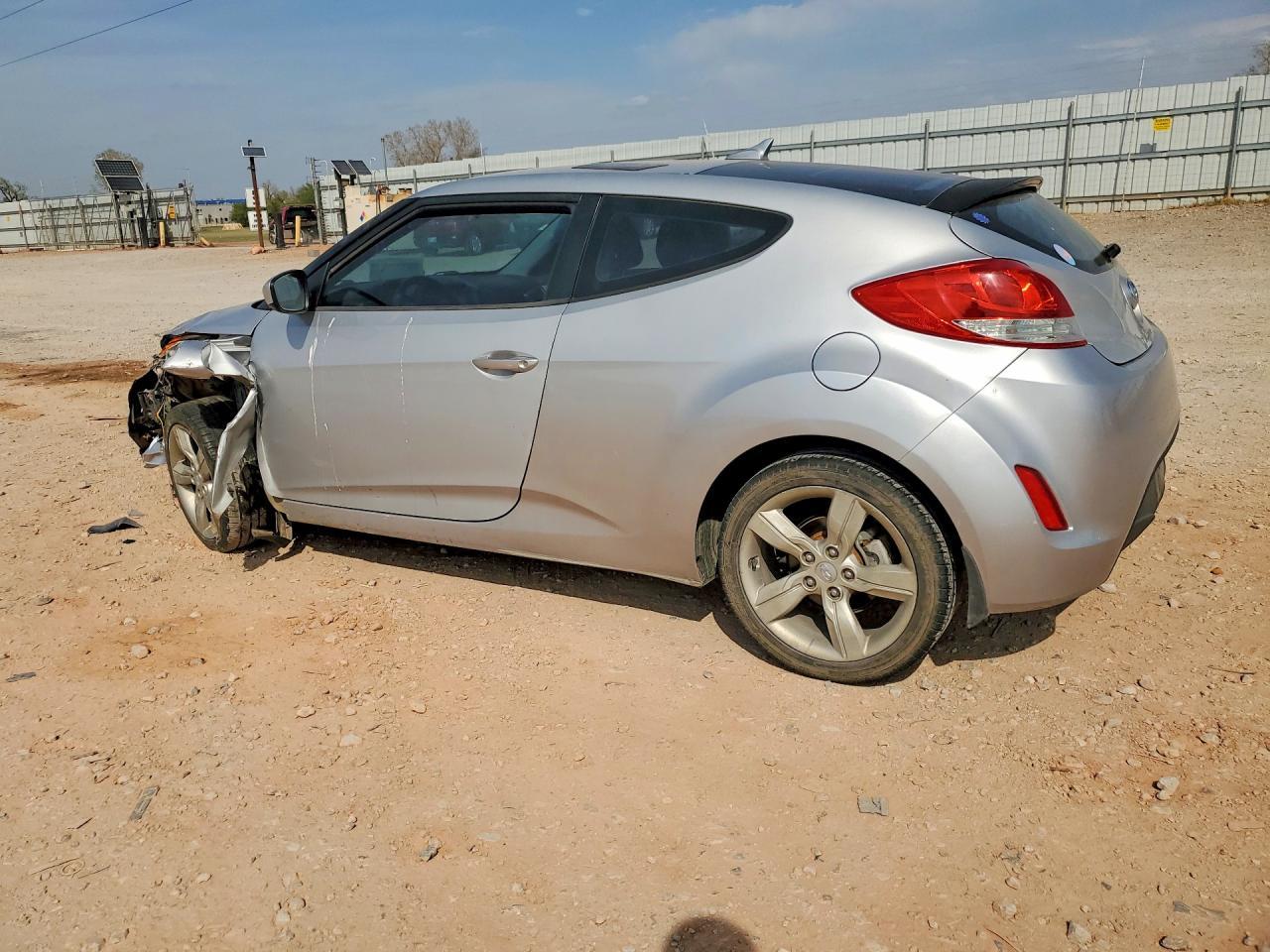 2012 Hyundai Veloster Base - Фото 2
