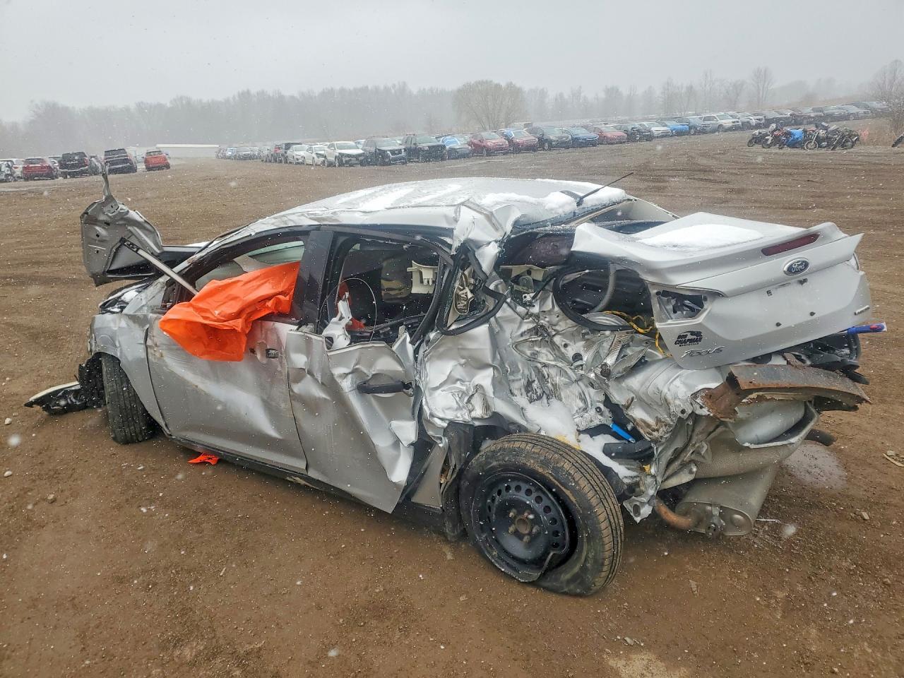 2014 Ford Focus S - Image 2