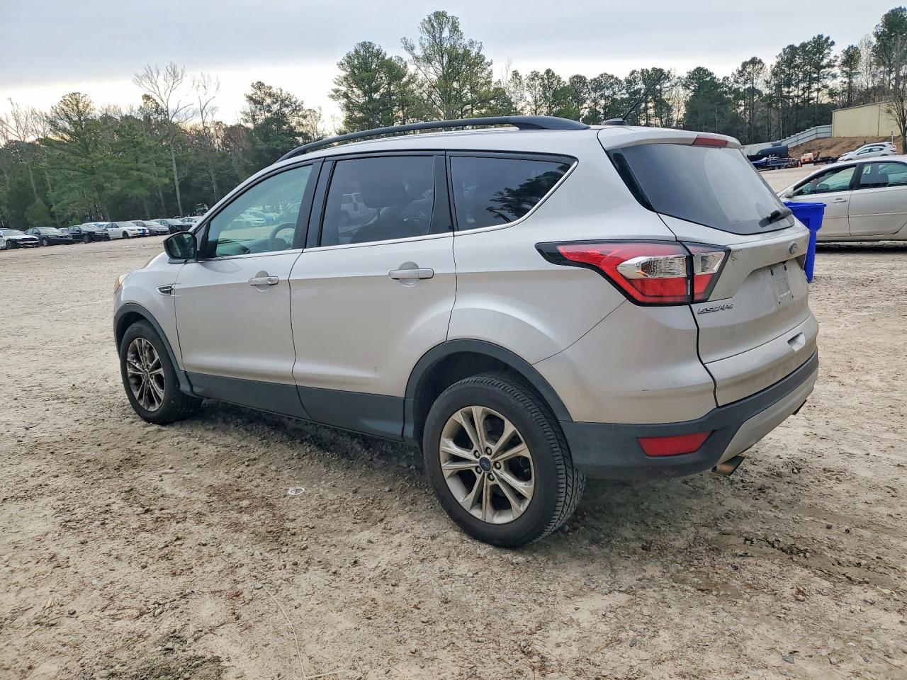 2017 Ford Escape Se - Image 2