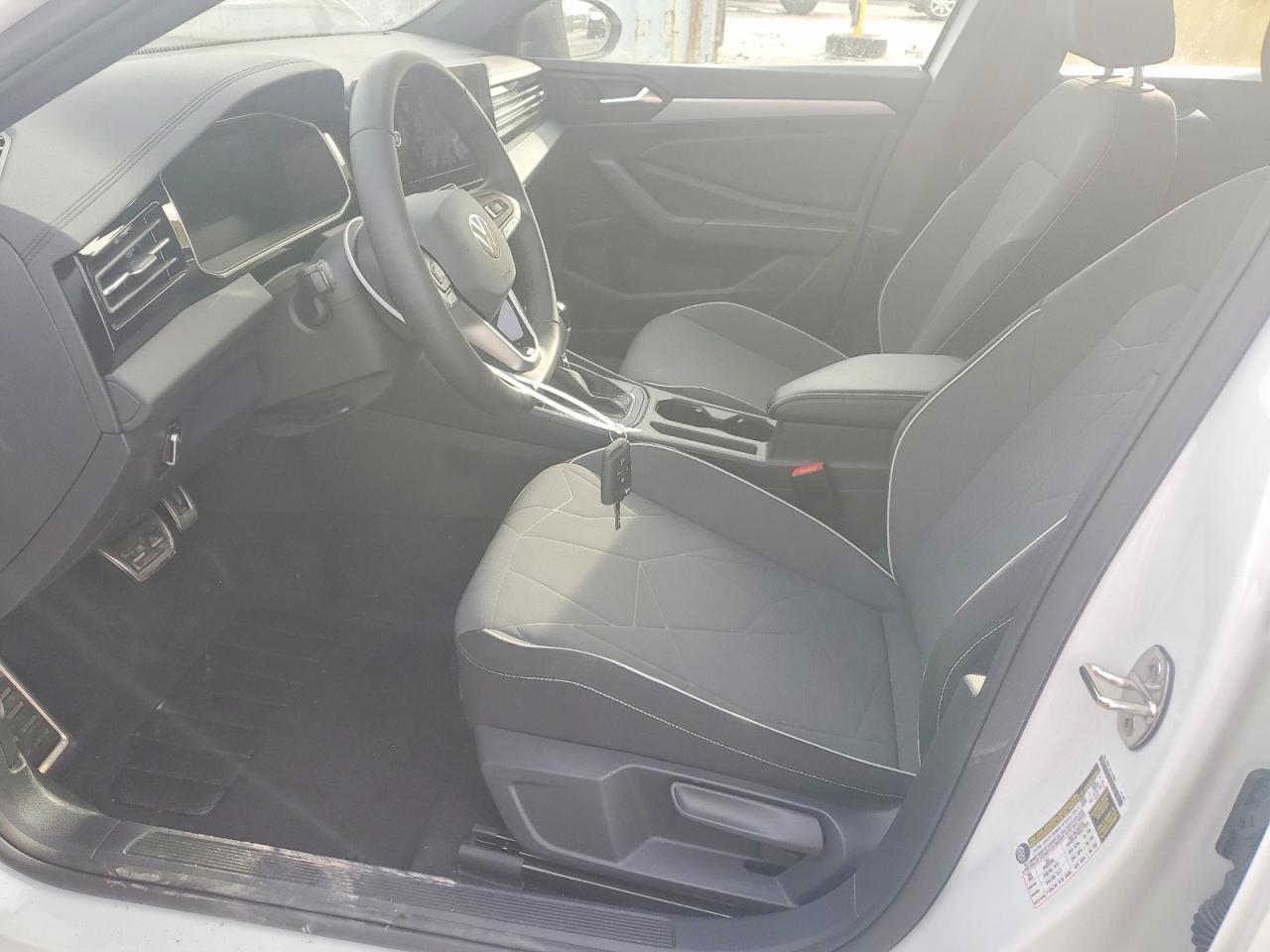 2025 Volkswagen Jetta Sport - Image 7