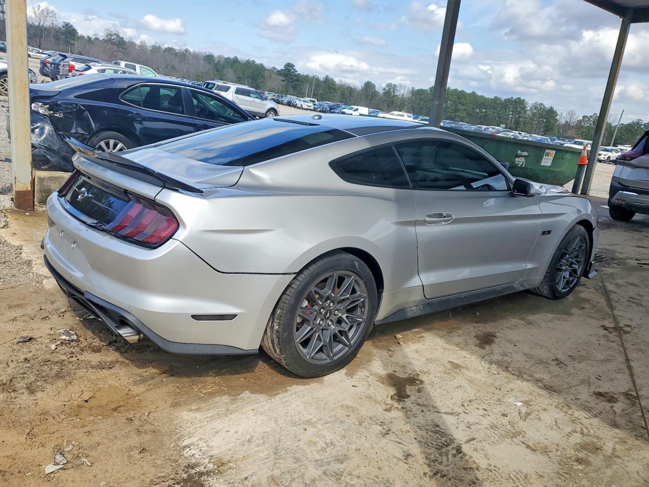 2019 Ford Mustang - Image 3