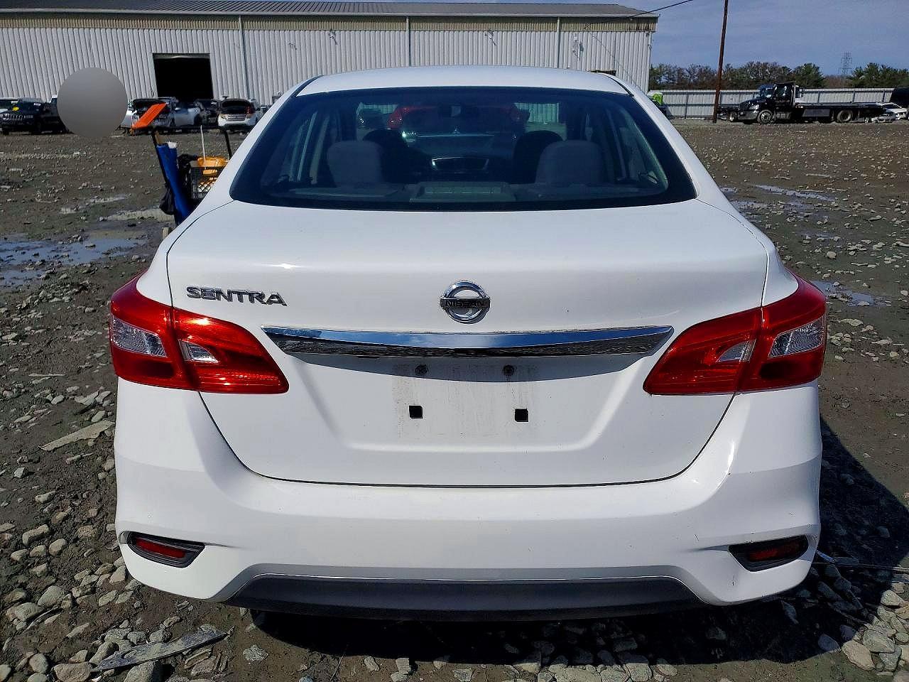 2018 Nissan Sentra S - Image 6