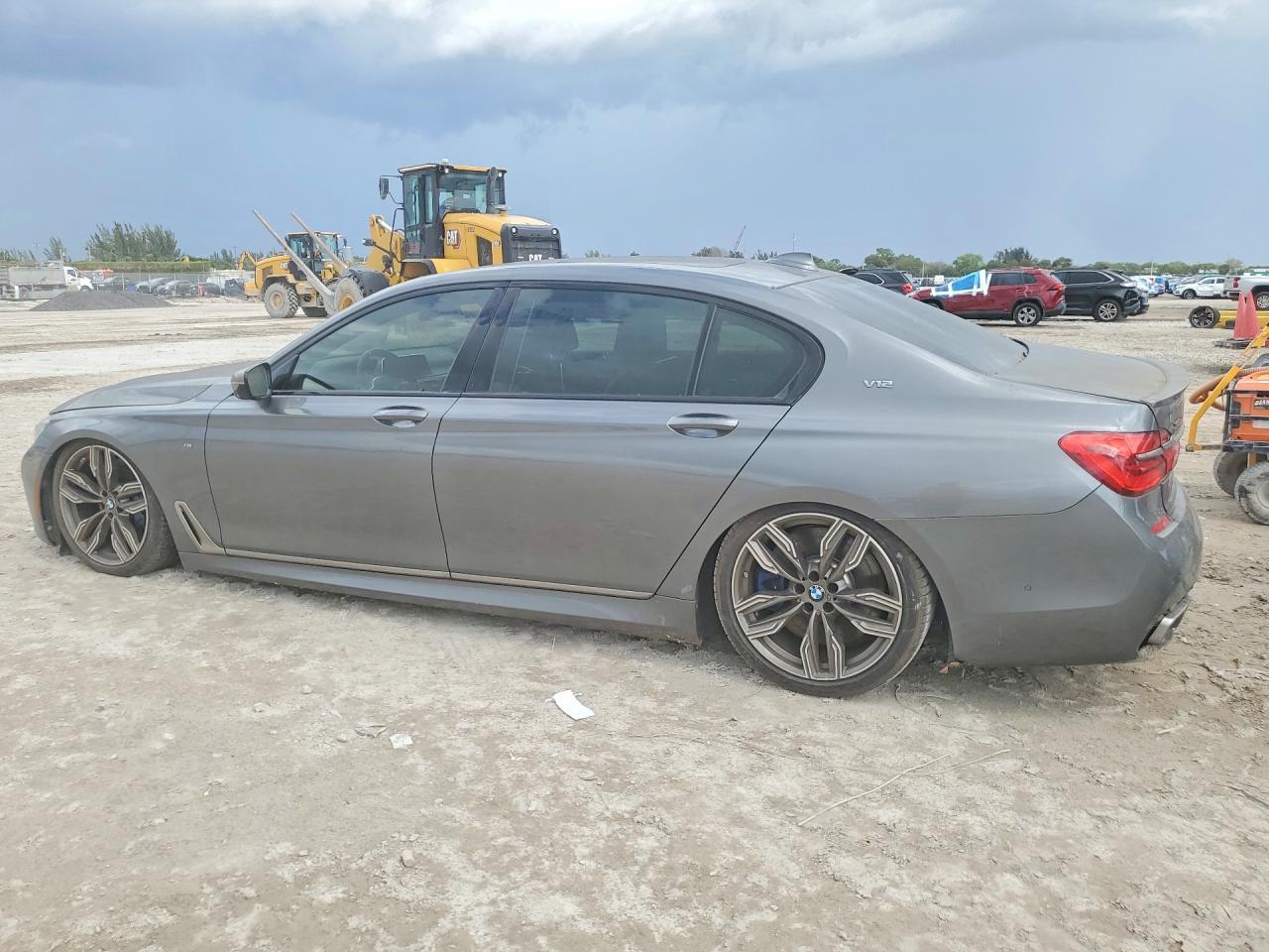2018 BMW M760 Xi - Фото 2