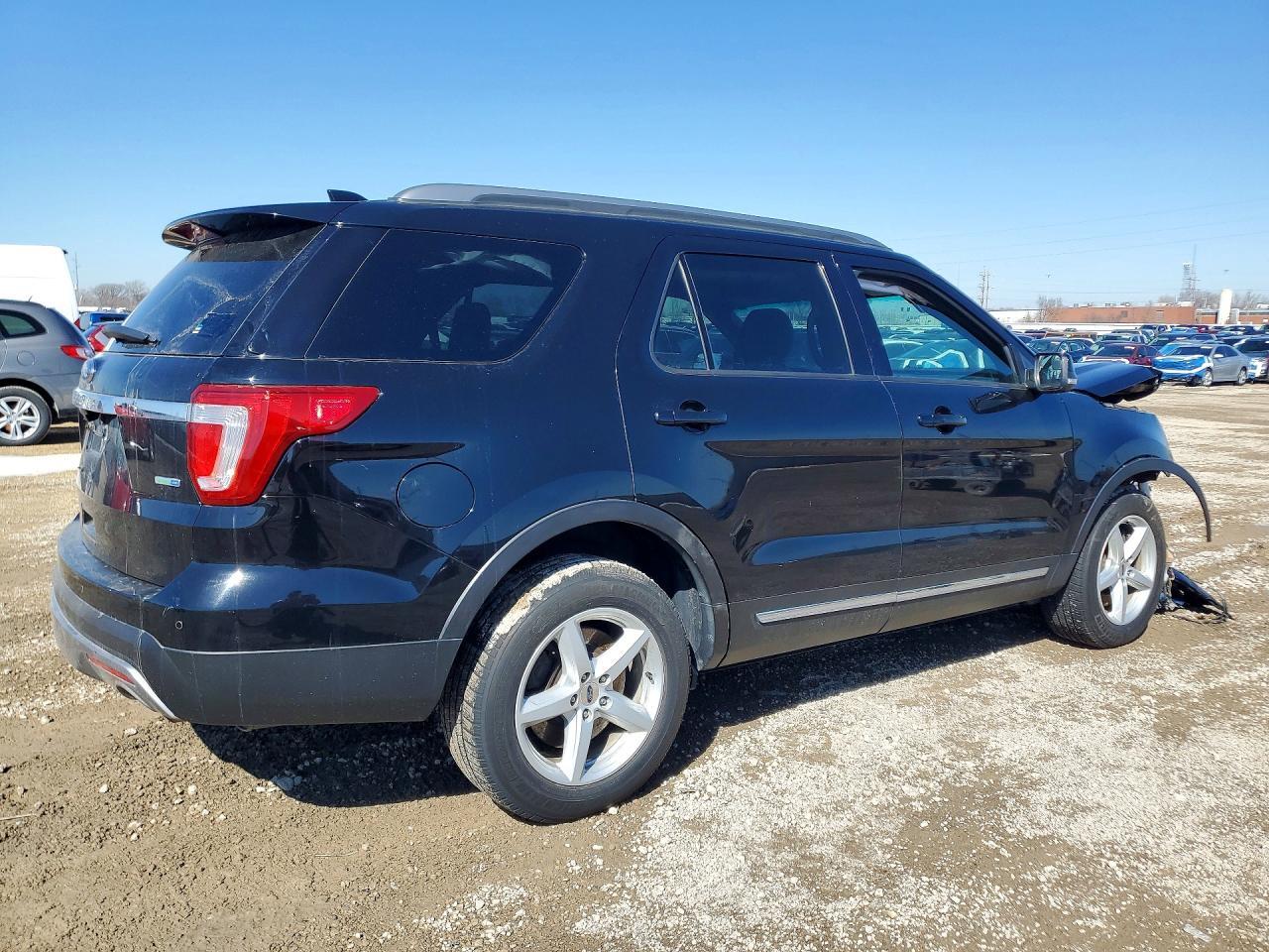 2016 Ford Explorer Xlt - Фото 3