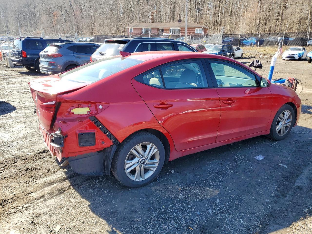 2020 Hyundai Elantra - Фото 3