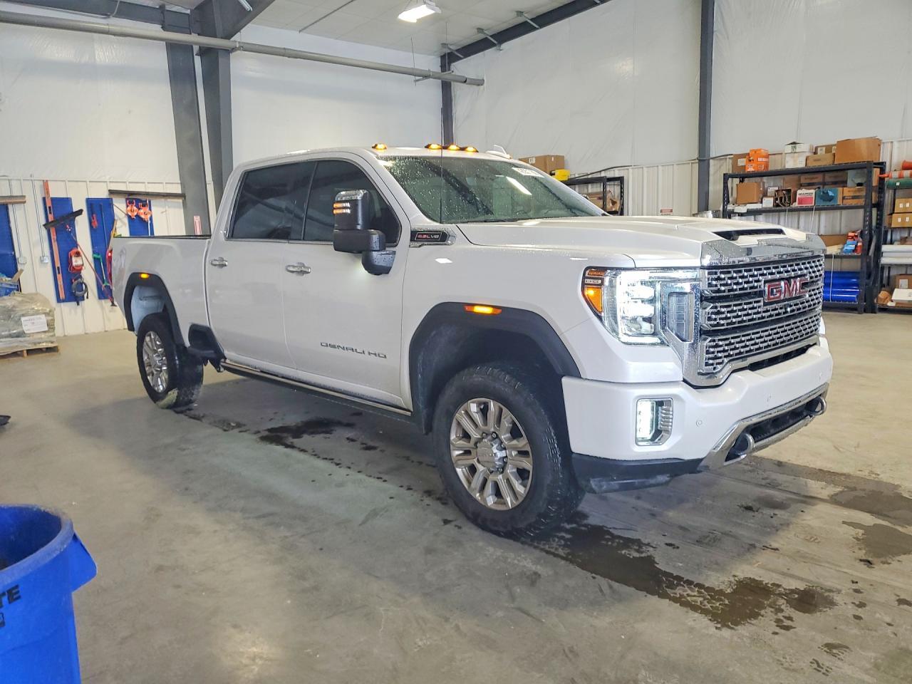 2023 GMC Sierra - Image 4