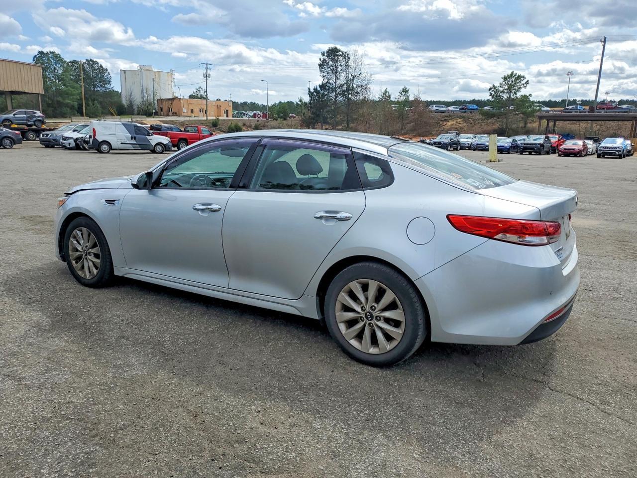 2016 Kia Optima - Фото 2