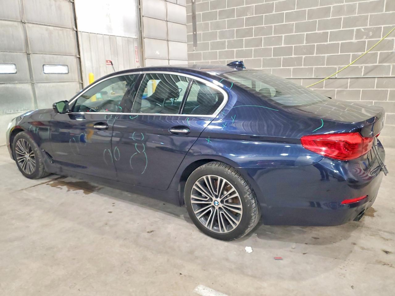 2018 BMW 530 Xi - Фото 2