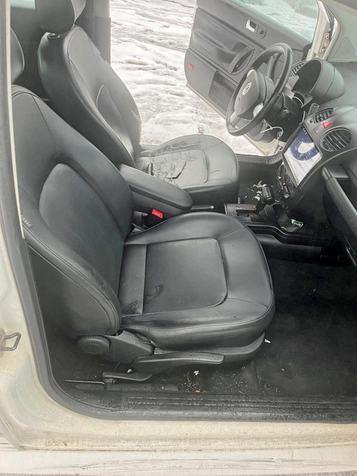 2010 Volkswagen New Beetle - Фото 5