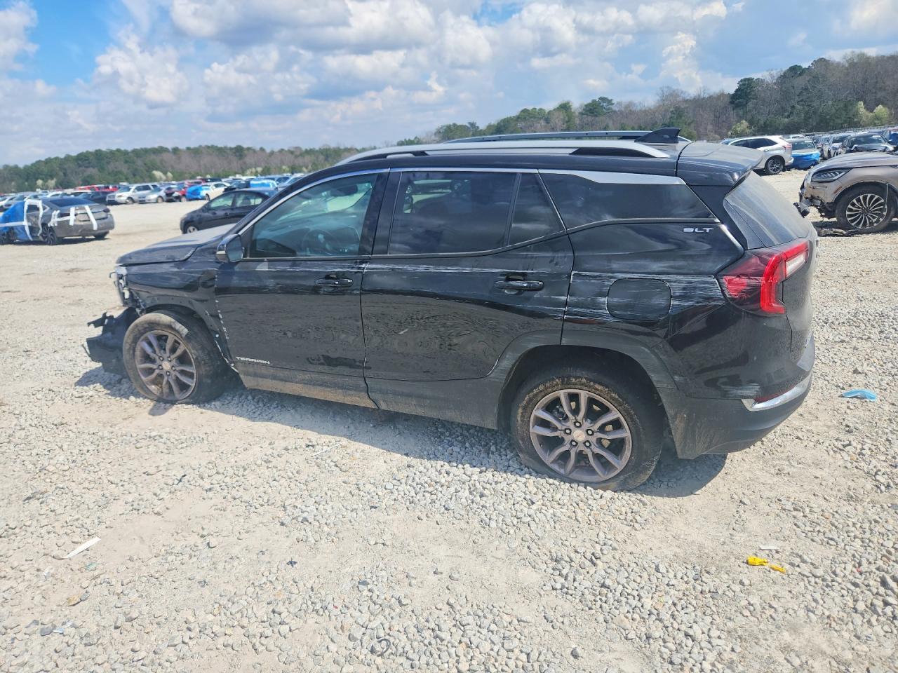2023 GMC Terrain Slt - Image 2