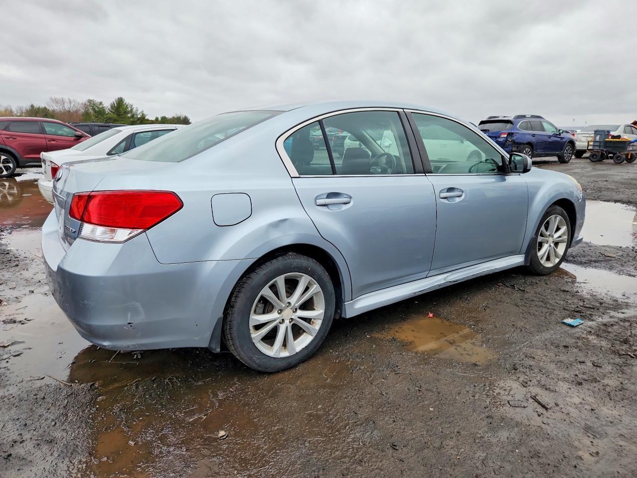 2013 Subaru Legacy 2.5I Premium - Image 3
