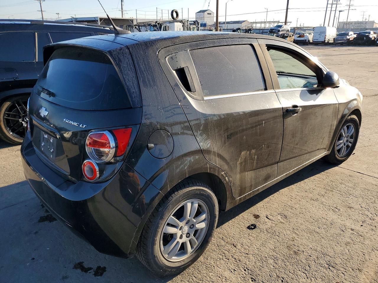 2014 Chevrolet Sonic Lt - Image 3