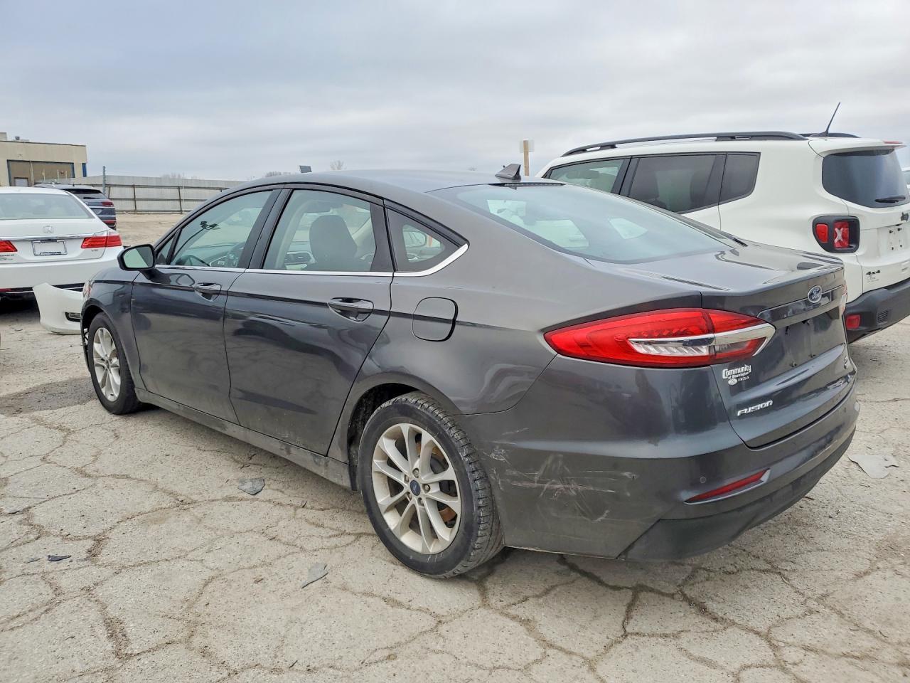 2020 Ford Fusion Se - Image 2