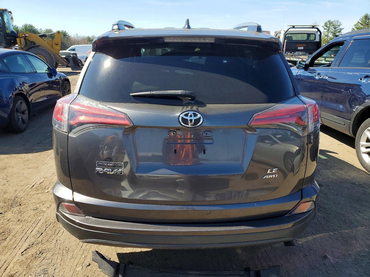 2017 Toyota Rav4 Le - Image 6